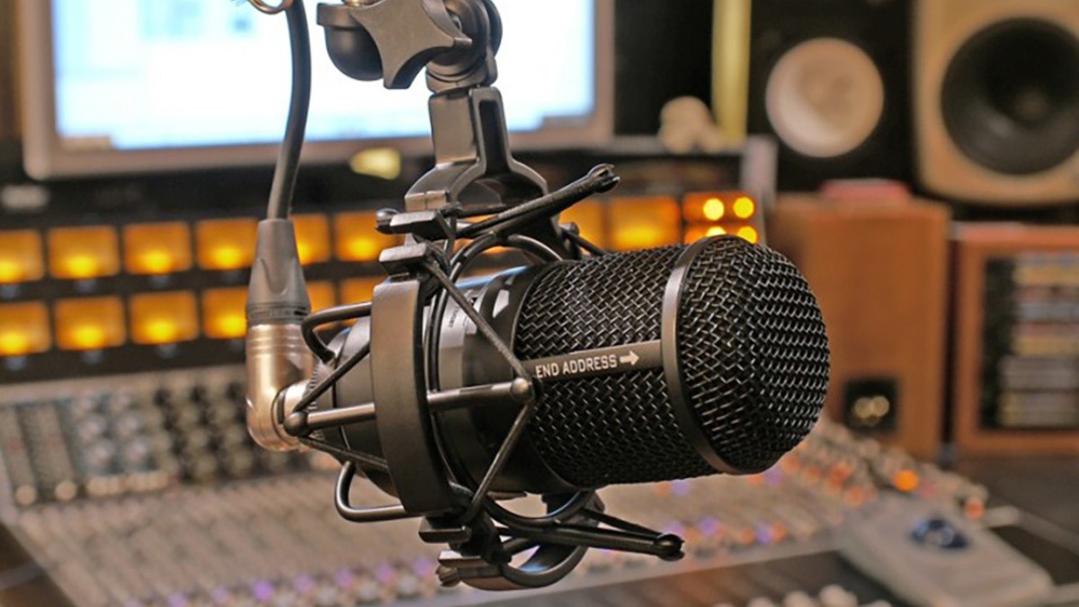 microfono-cabina-bienal-de-radio-foto-especial.jpg_554688468